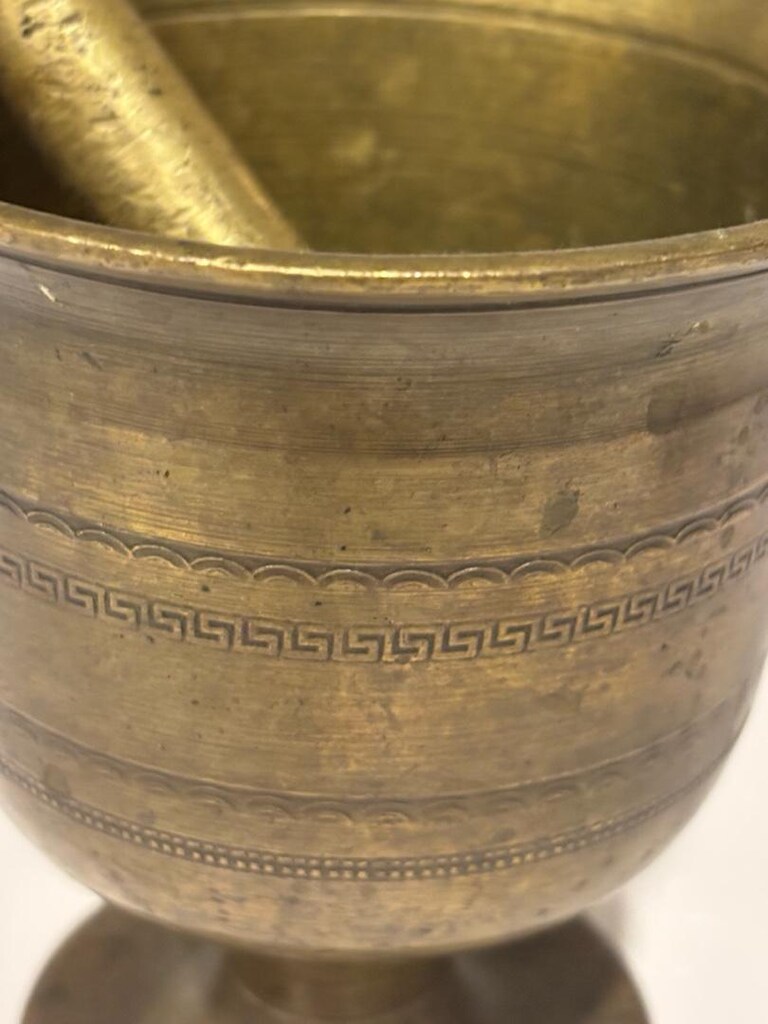 Altın renkli metal havan - 2