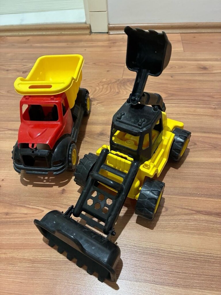 Büyük kepçe,yüksek araba,kamyon,itfaiye aracı,2 çocuk sandalyesi - 5