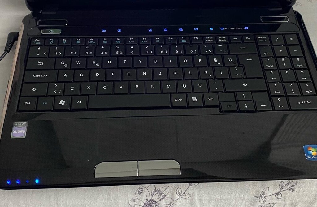 240 GB SSD, İ3 İşlemcili, Tertemiz, Çiziksiz - 4