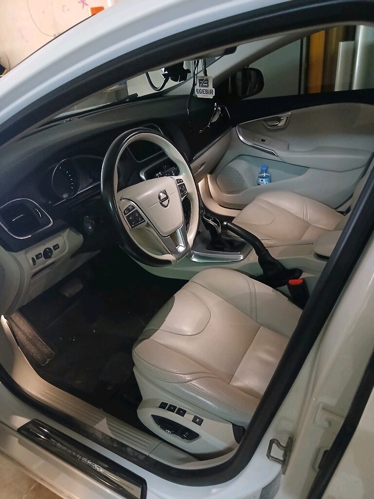 2018 v40 hatasız en dolu 98 binde cam tavan - 2