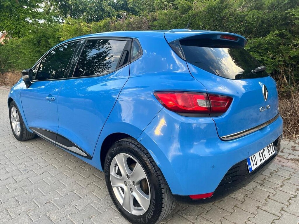 2013 model 0.9 TCe ICON Clio 4 - 2
