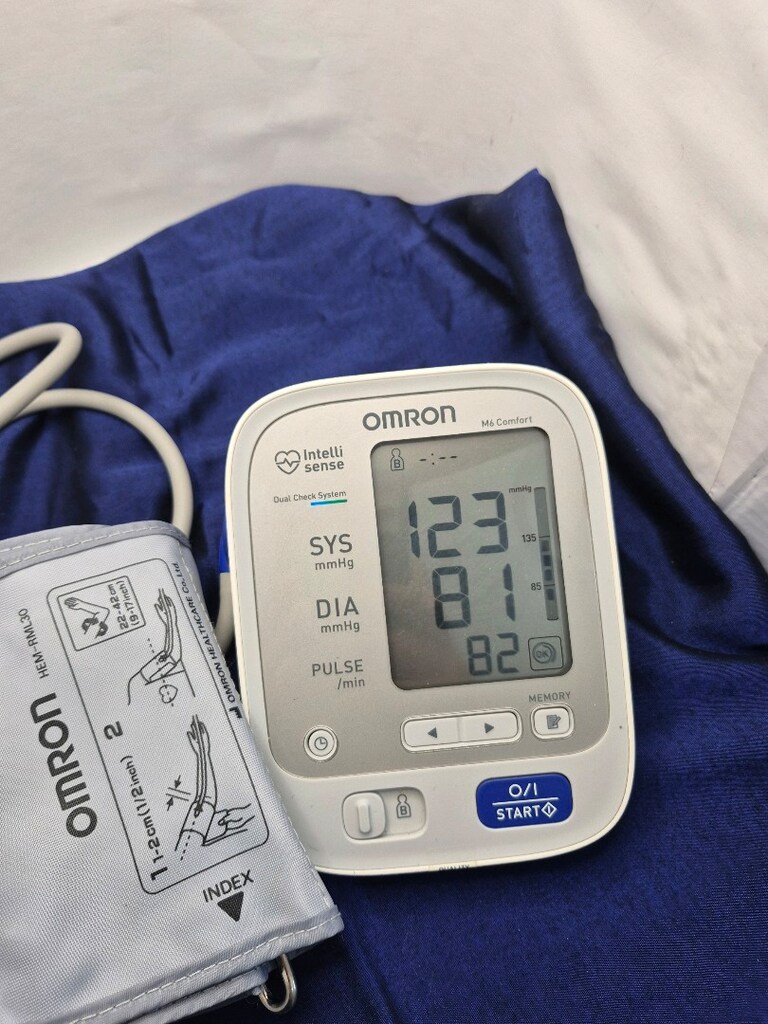 Omron M6 Comfort model tansiyon aleti. Dijital ekranı sayesinde ölçüml - 17