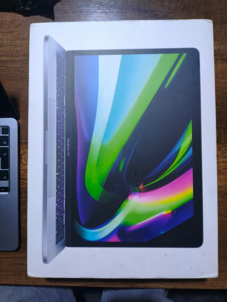 MacBook pro M2 13,3 inç (2560x1600) 512gb - 6