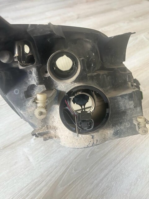 Ford Fiesta 2005 orijinal ön sol farı
