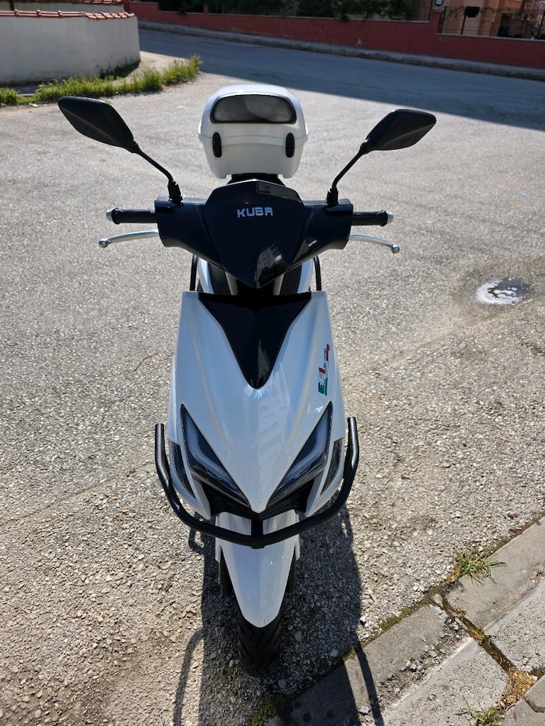 Temiz düşük km Kuba pesaro125xmax - 2