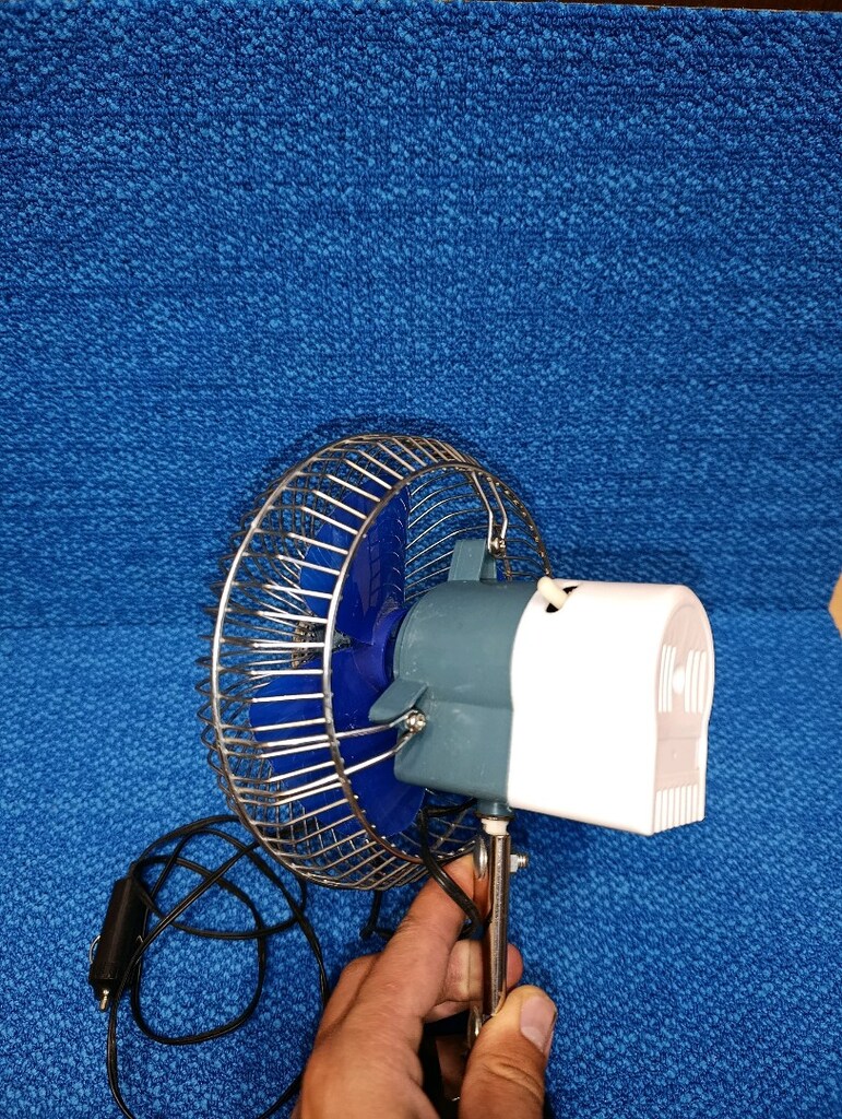 Araba Soğutucu Fan Vantilatör Çakmaklıklı 12 Volt Dönme Modlu - 2