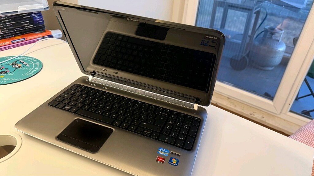 HP Pavilion dv6 | Core i3 | 6 GB RAM | 500 GB HDD | Radeon - 2