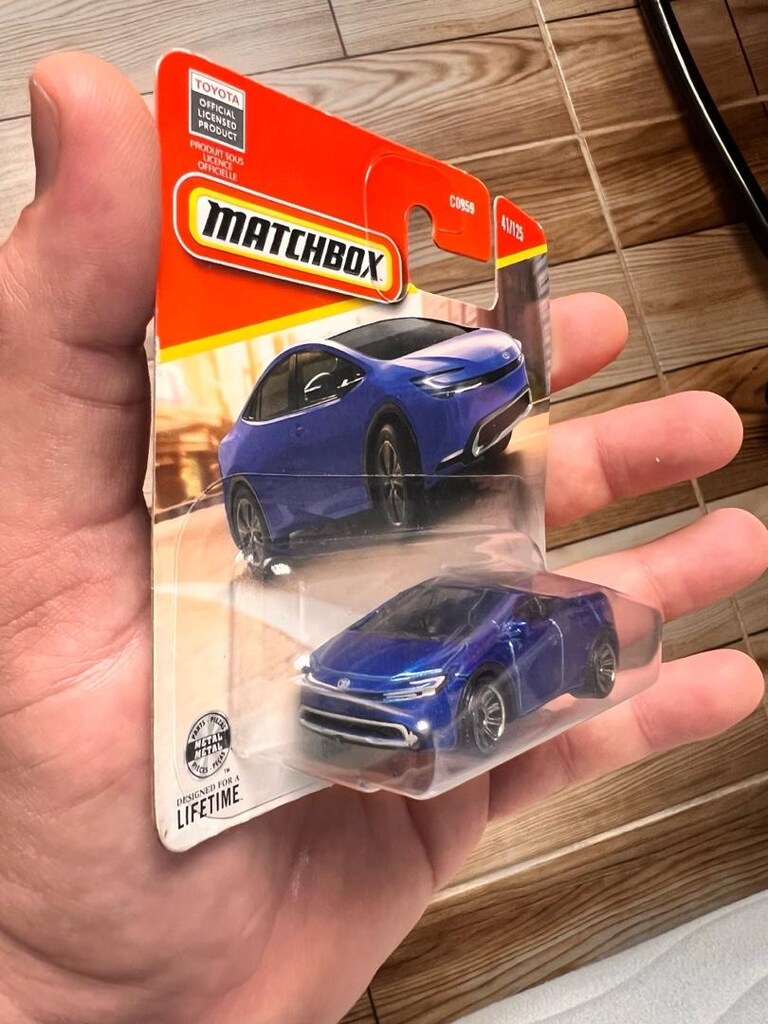 2023 TOYOTA PRIUS PRIME (MATCHBOX) - 4