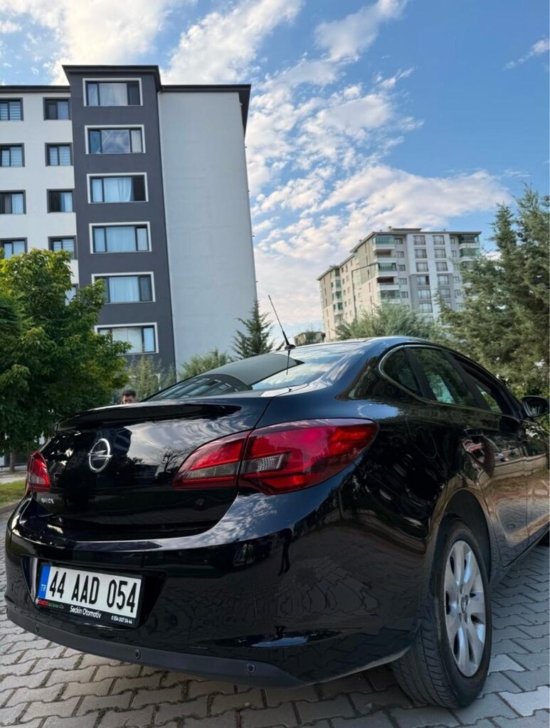 2018 çıkışlı 63.000 km de Astra J kasa. boyasız - Değişensiz-Tramersiz - 11