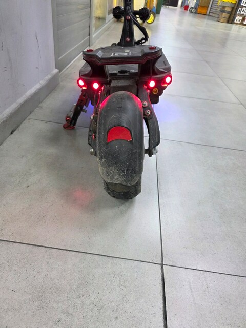 dualtron thunder boşta 120 görüyor 1350 km de aktif kullanıyorum