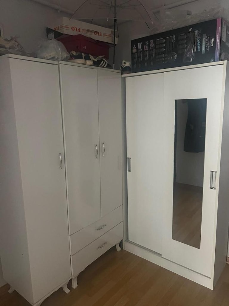 Giyinme dolabı ve portmanto - 2