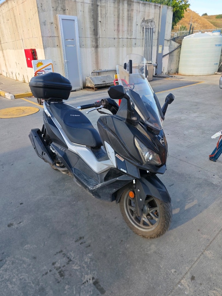 SYM cruisym 250 temiz kazasız - 8