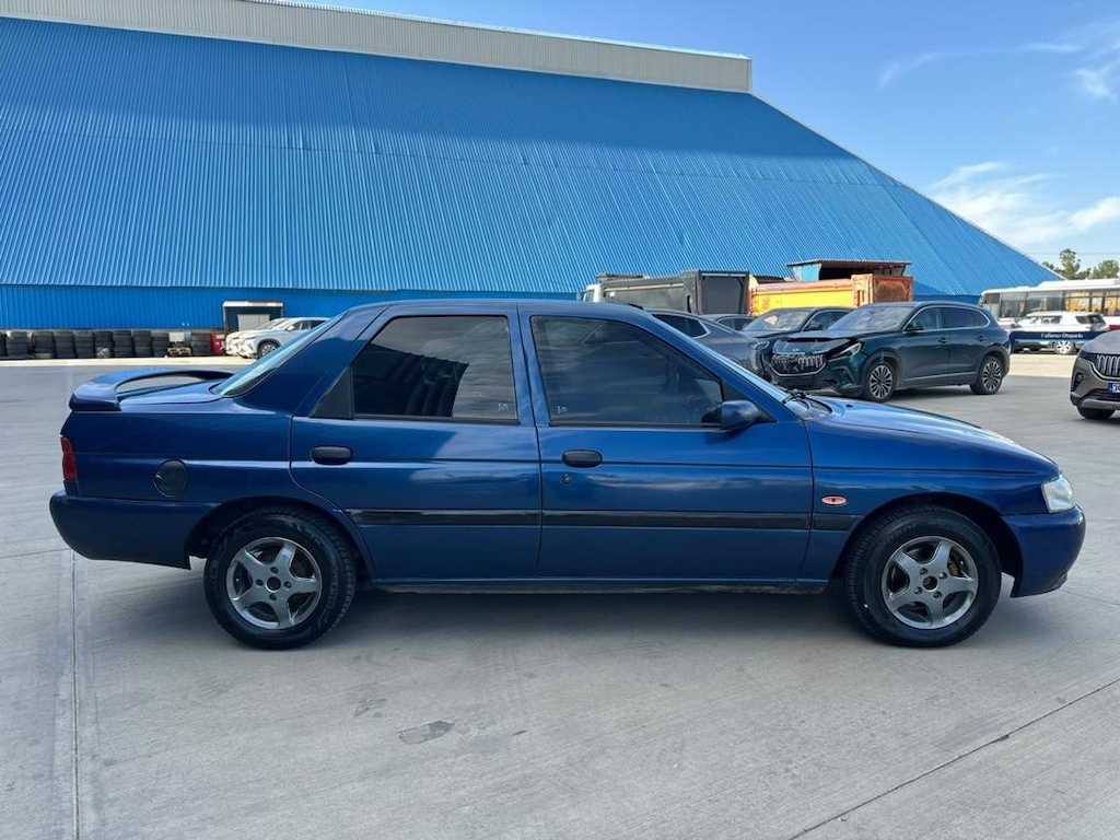 Ford Escort 1.6 kilimalı motor veya araç takası olur - 12
