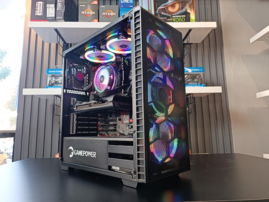 MASTER RX5600XT 6GB GPU/İNTEL İ7 6700K CPU/256GB SSD/16 GB RAM/GAMİNG