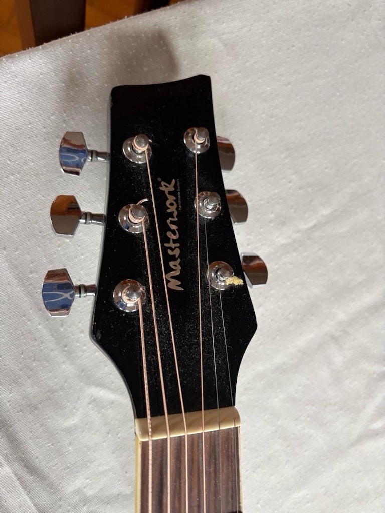 Masterwork Siyah Akustik Gitar – Kılıflı, Sorunsuz - 8