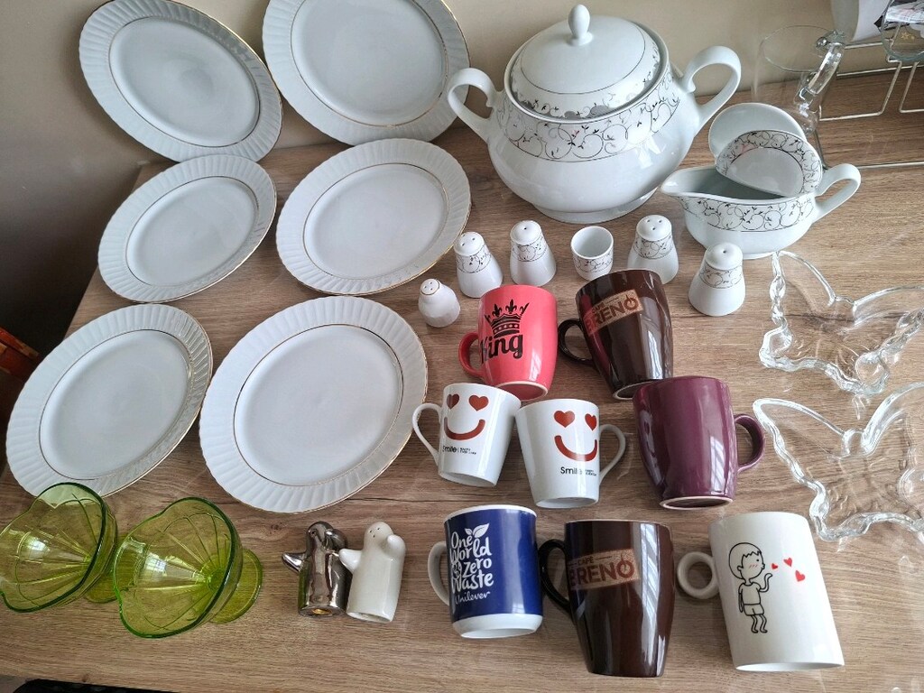 toplu mutfak eşyaları tabak bardak tuzluk