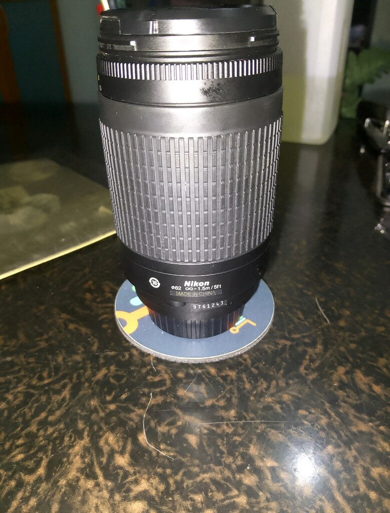 Nikon nikkor 1.5m/5ft. Lens 70-300mm - 6