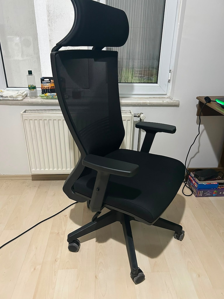 Yeni alınmış Ofis/Oyuncu koltuğu