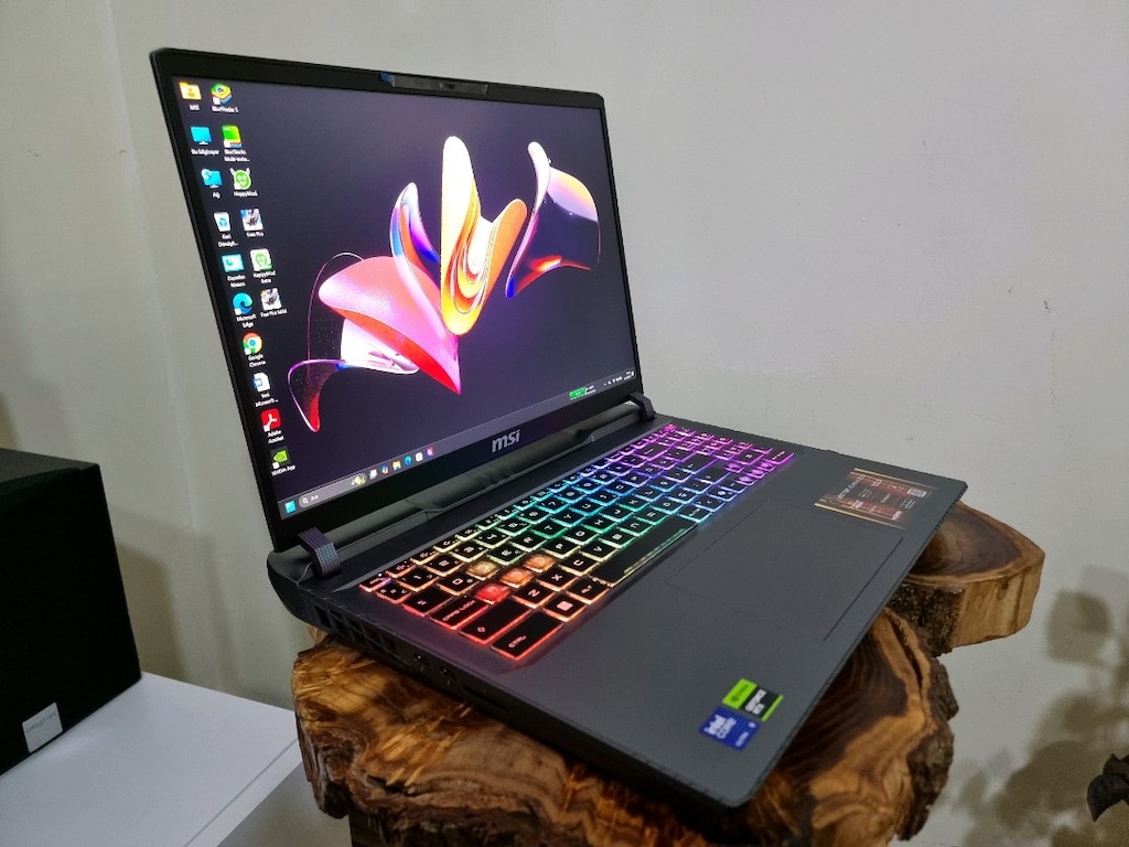 Msi Vector üst Düzey Ultra 9-275HX İŞLEMCİ RTX 5070Tİ 12 GB E.K - 3