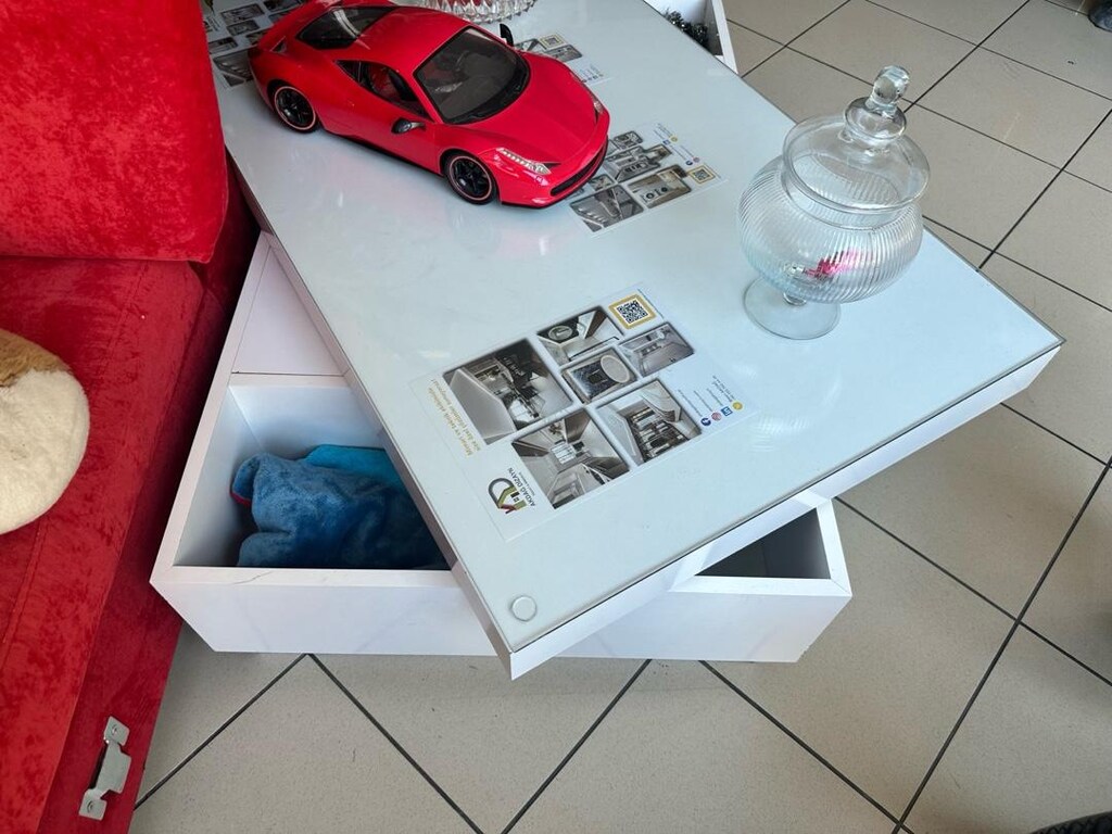 ÜST KISMI DÖNRN ALTINDA SAKLAMA GÖZLERİ OLAN CAMLI SEHPA - 3