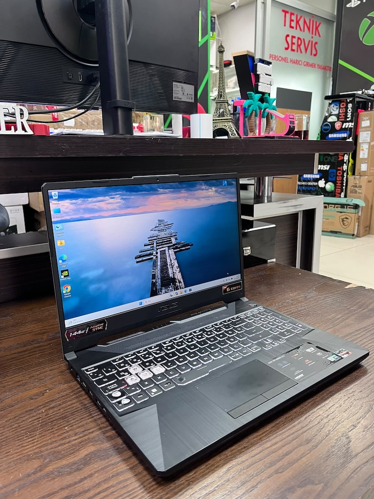 ASUS RYZEN 5-4600H 16 GB RAM 512 GB SSD RTX 3050 E.K. - 2