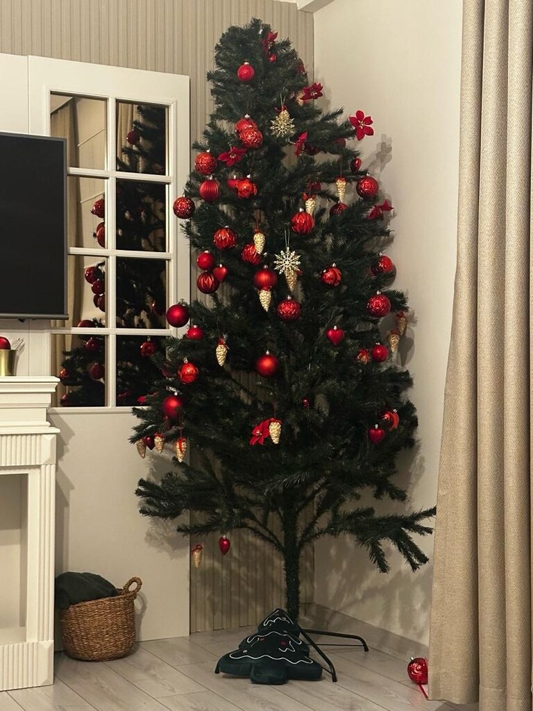 Yılbaşı ağacı süsleri ile birlikte 220 cm boyunda - 3