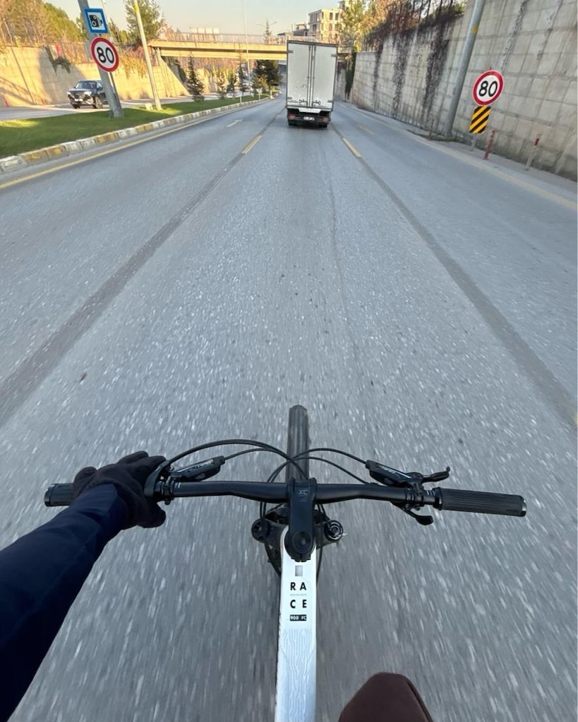 Jelatinleri Sökülmemiş Rockrider Race 900s - 2