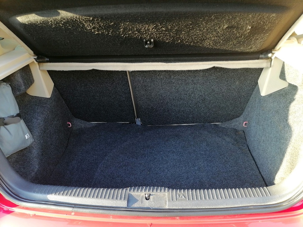 POLO 2005 md. HATASIZ saf benzinli 132.000 km. - 5