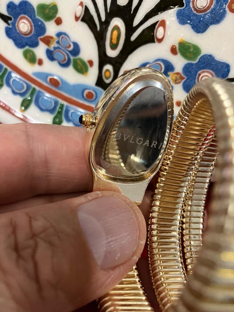 Bvlgari Yeşil Kadranlı Altın Tonlu yılan kordon kadın saat - 10