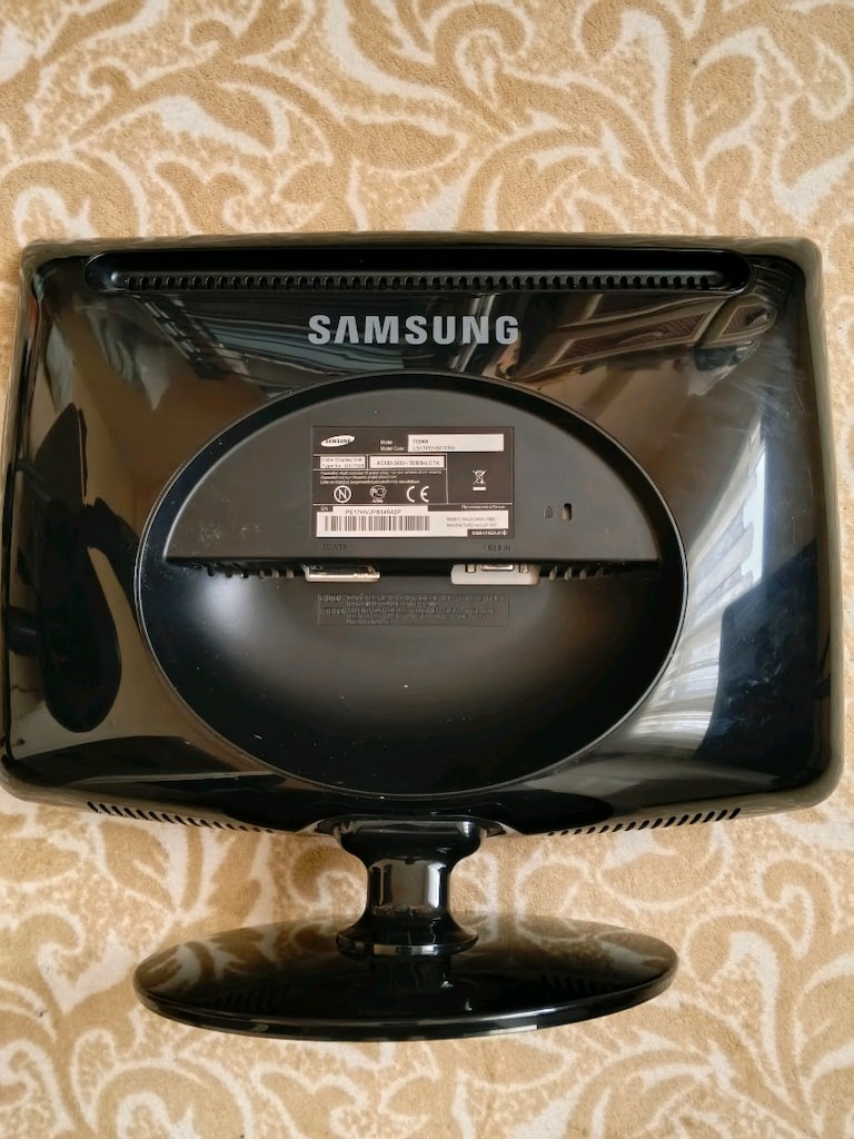 SAMSUNG 732NW LCD MONİTÖR - 3