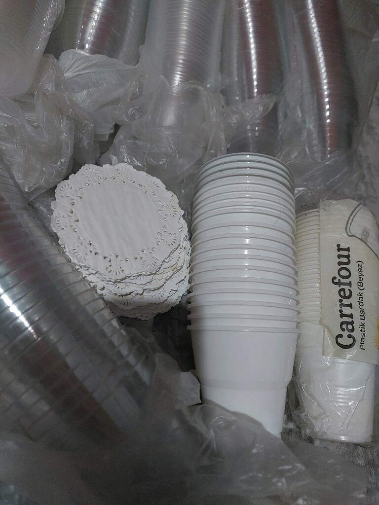308 tane plastik bardak 16 500ml bardak 1926 tane plastik cay karistir - 3