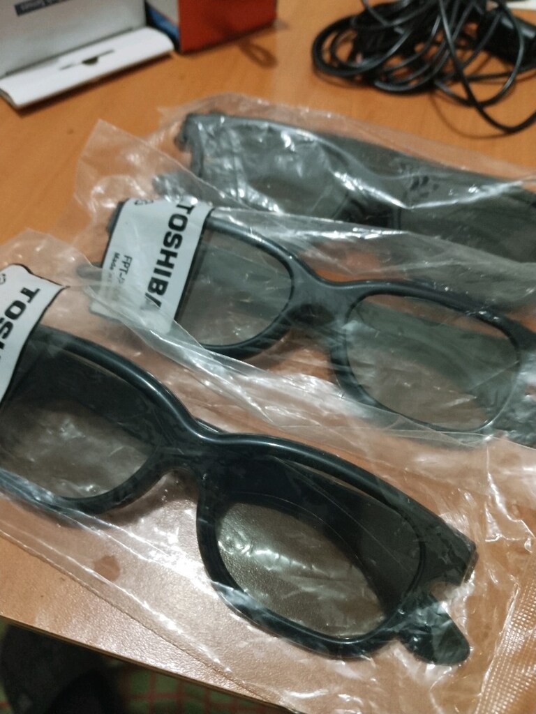 TOSHİBA - FBT - P100 MODEL NUMARALI YENİ PAKETİNDE 3D GÖZLÜK ADET FİAT - 3