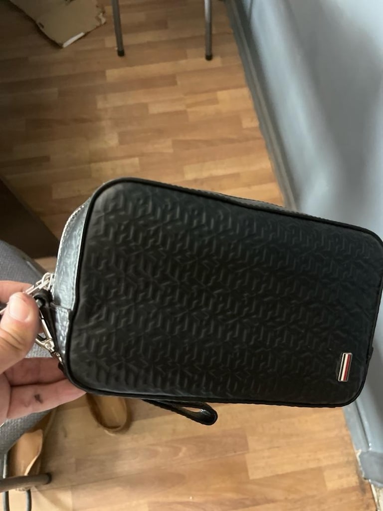 tommy hilfiger erkek el çantası