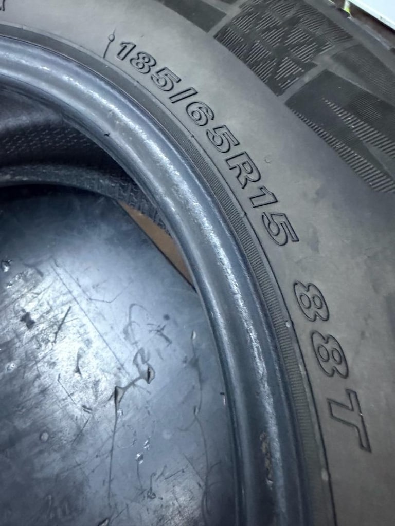 Nexen 185 / 65 / 15 kışlık lastik ( 2025 ) tarih 1 aylık - 2