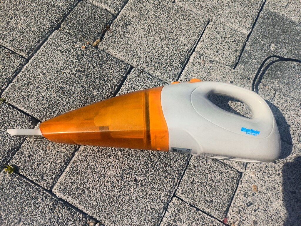 Oto süpürgesi - 2