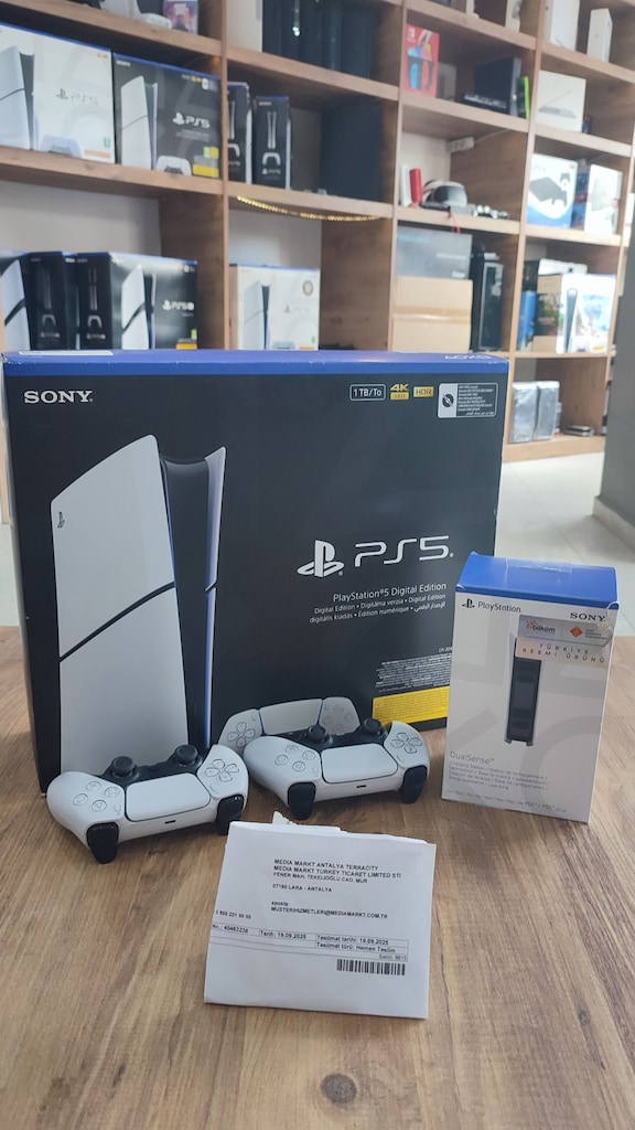 11 AY SONY BİLKOM TÜRKİYE GARANTİLİ PS5 SLİM 2KOL +ŞARZ İSTASYOUNU - 3