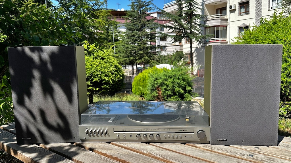 Panasonic SG-2100 Plakçalar, Radyo, Kasetçalar (1982) Japan