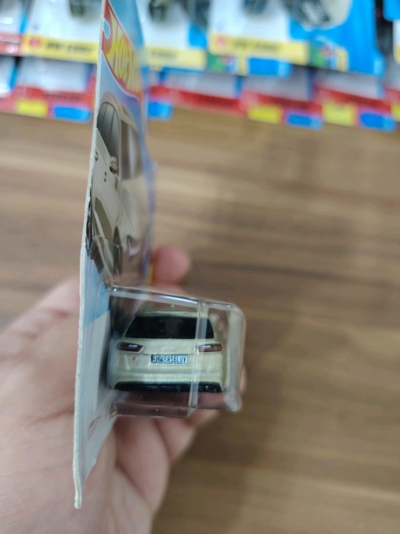 Hot wheels 17 audi rs6 avant - 3