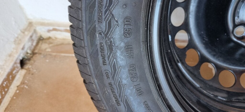 Hic kullanilmamis 4x100 , 15 jant ve lastik ,stepne - 4