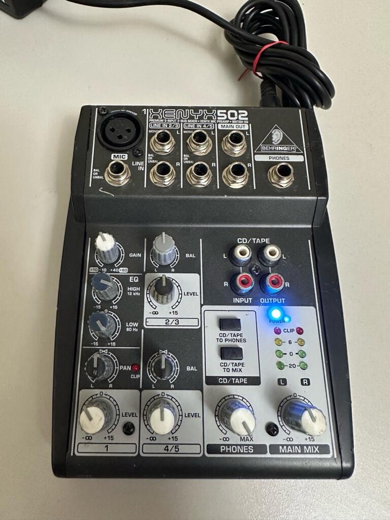 Behringer Xenyx 502Mikser - 10