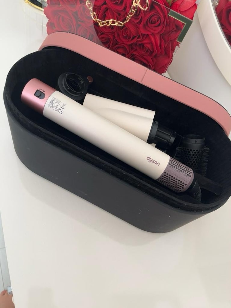 Dyson Airwrap Complete Long, kutulu, temiz kullanılmış, elden teslim.
