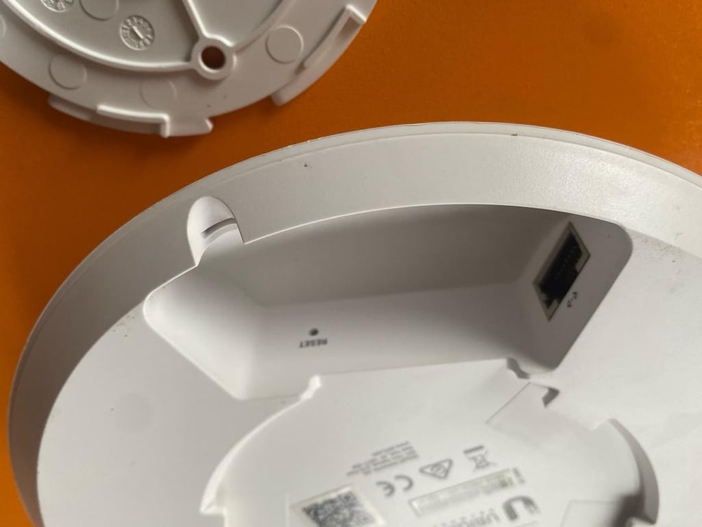 Ubiquiti UniFi UAP-AC-LR 2.4/5 GHz 1300 Mbps Dual Band - 6
