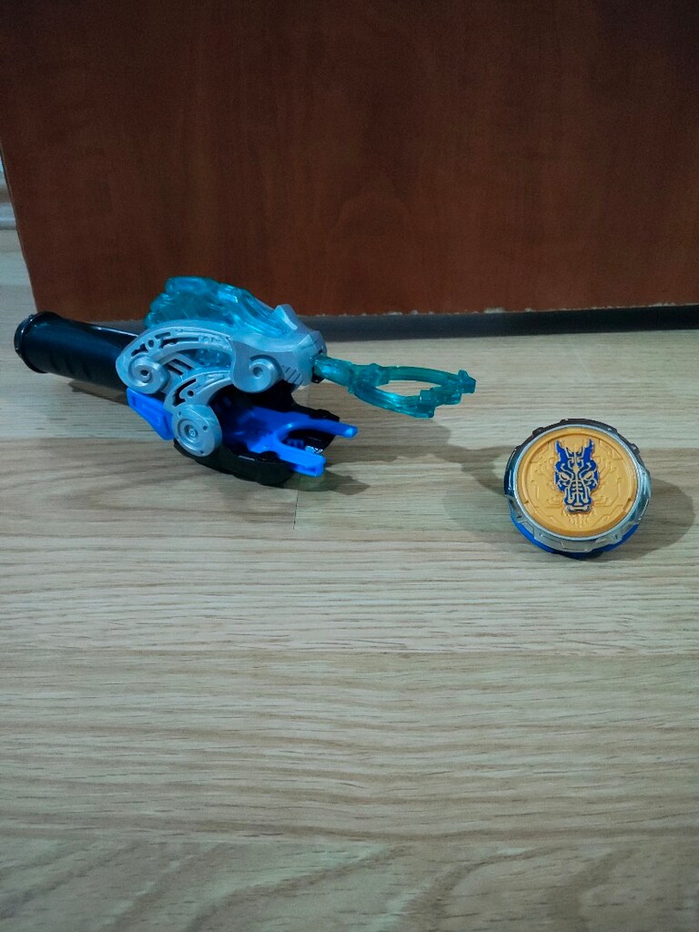 Nado metal topaç