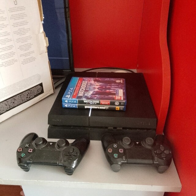 acil satılık playstation 4