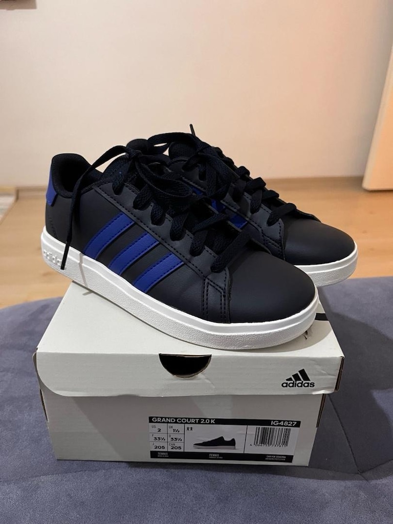 adidas 33.5 numara sıfır ayakkabı