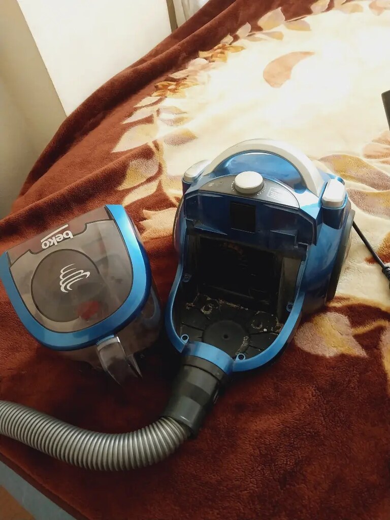 BEKO BKS 5422 TORBASIZ SÜPÜRGE 1200W SES SEVİYESİ 79dB 1.8 L FİLTRE - 4