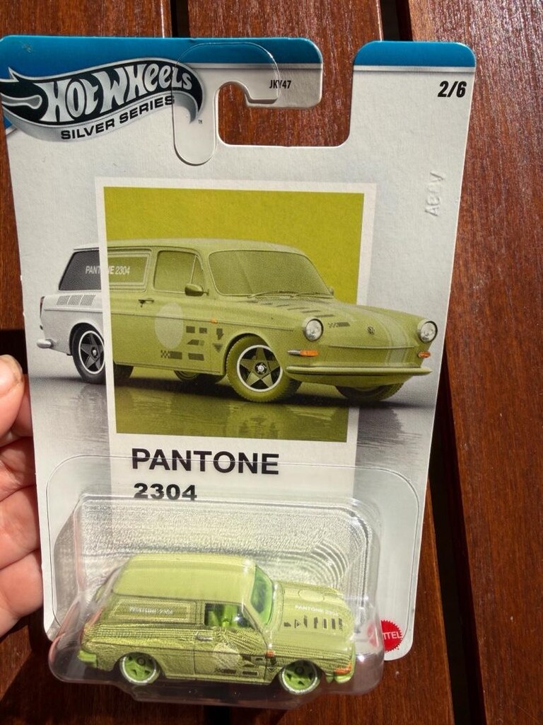 hot wheels Pantone 2304 - 2