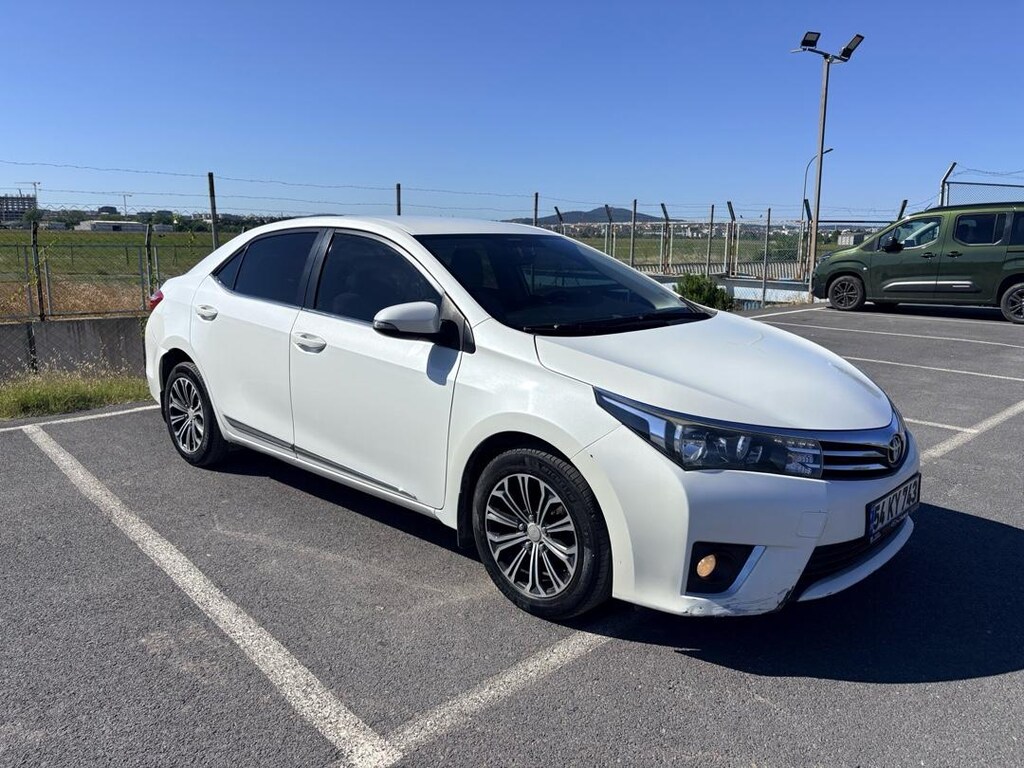 Toyota Corolla 2015 1.33 - 7