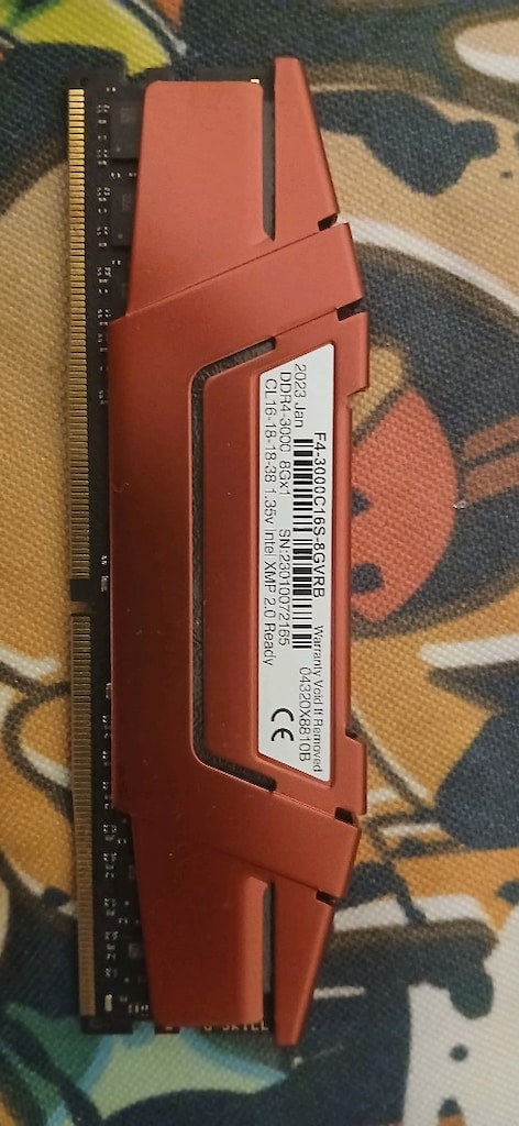 ddr4 3000 mhz ram RIPJAWSV 4 adet toplam 32 gb - 2