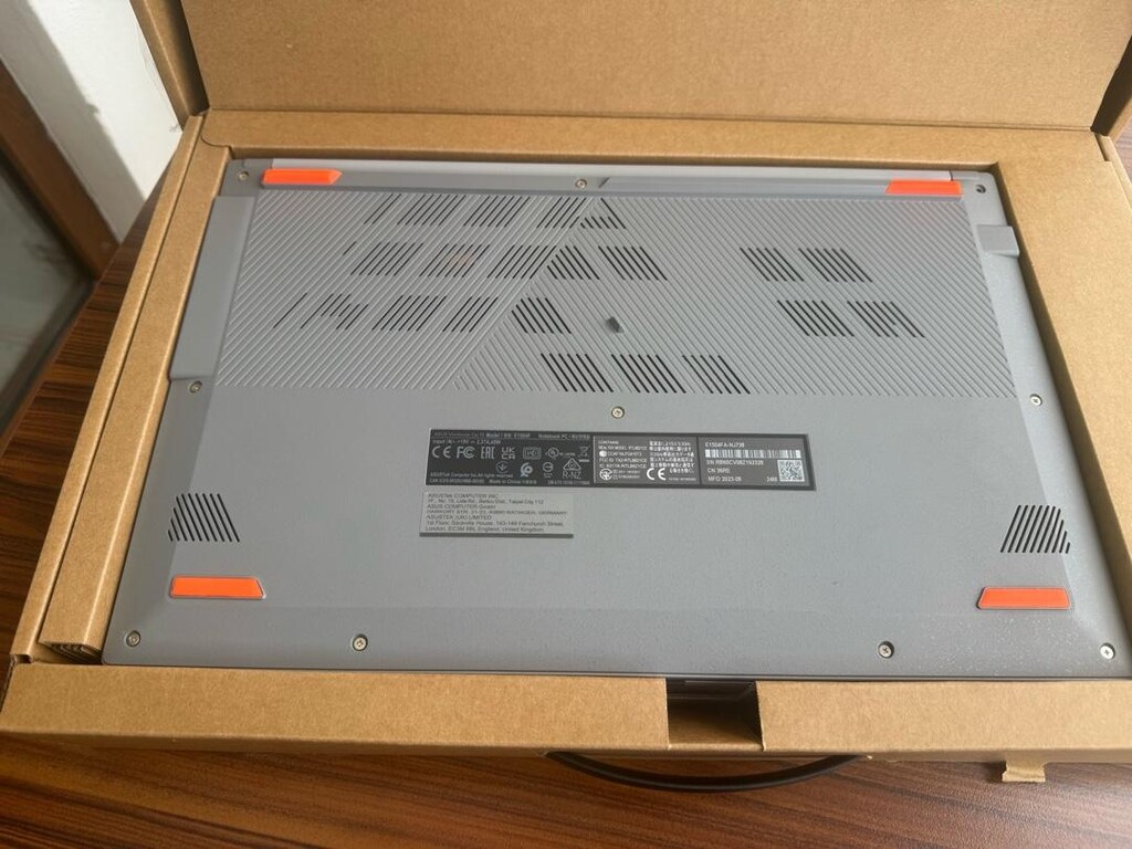 Asus Vivobook R3 7.Nesil 8/256 - 2